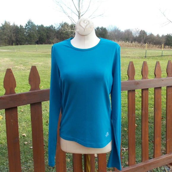 The North Face Tops - The North Face Longsleeve Shirt Size Medium